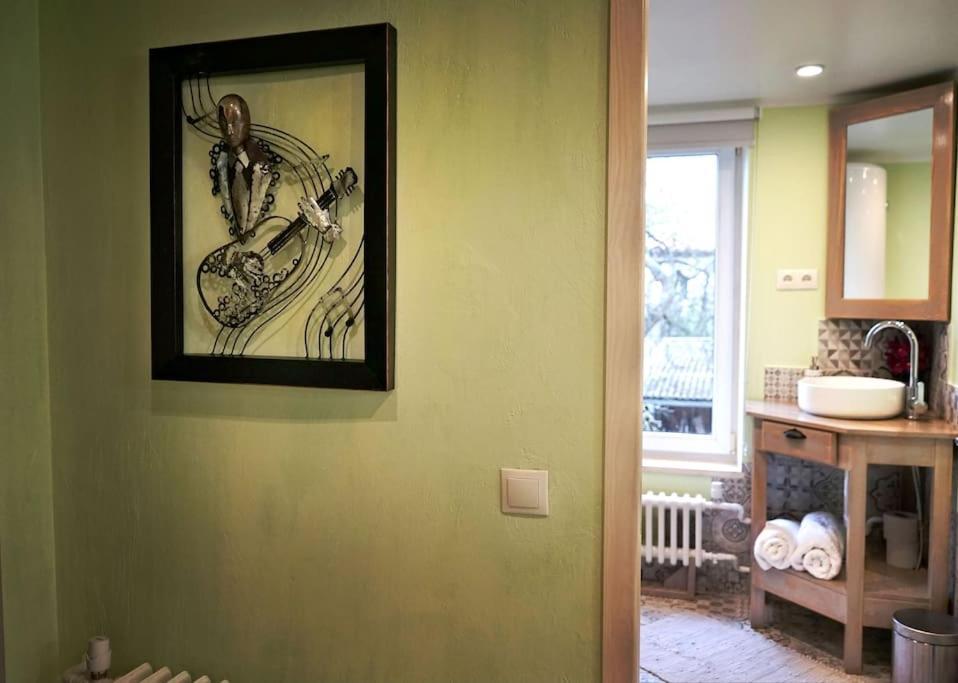 Prime 2Br/Ba Apt Next To Main Station & Olympic Center Λιέπαγια Εξωτερικό φωτογραφία